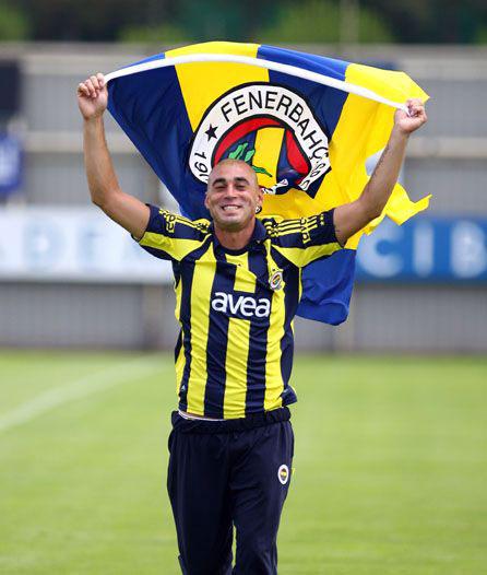 Fenerbahçe, Sivasspor'dan transfer ettiği savunma oyuncusu Fabio Alves Da Silva (Bilica) ile 3 yıllık sözleşme imzaladı. Bilica, Fener'i kariyerinin doruk noktası olarak gösterdi.