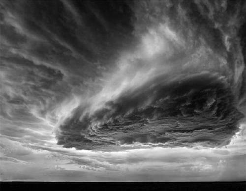 Sony Dünya Fotoğraf Ödülleri sahiplerini buldu. Bu yıl ABD'li fotoğrafçı Mitch Dobrowner'ın siyah beyaz çektiği kasırga fotoğrafı ilk sırada yer aldı