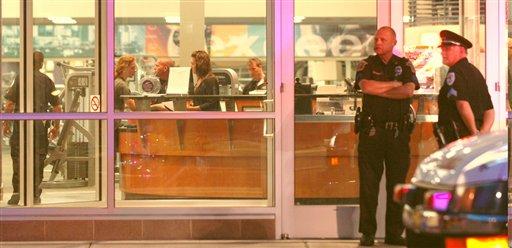 ABD'nin Pittsburgh kentinde bir sağlık merkezine yapılan silahlı saldırıda saldırganın da aralarında olduğu 5 kişi öldü, 7 kişi yaralandı.