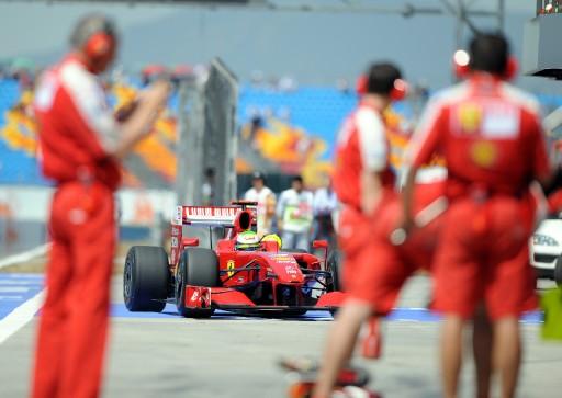 Formula 1'de sezonun 7. yarışı olan ING Türkiye Grand Prix'sinde, bugün yapılan sıralama turunun galibi Red Bull Racing'in Alman pilotu Sebastian Vettel oldu