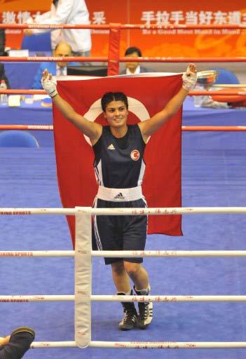 5. Dünya Bayanlar Boks Şampiyonası'nda 63 kiloda Gülsüm Tatar Rus rakibi Liubov Lopatina'yı 11-0 yenerek dünya şampiyonu oldu.