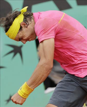 Pariste Roland Garros santrkortunu dolduran on binlerce seyirci, tarihi bir maça tanıklık ettiler ve Nadalın Fransa Açıka tarihi vedasını seyrettiler. 1 Numara Nadal sürpriz bir şekilde elendi