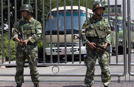 Çin Halk Cumhuriyeti kaynakları alev alev yanan ve yüzlerce Uygur Türk'ünün öldüğü olaylarla ilgili olarak dünyaya sadece bu görüntüler sundu.