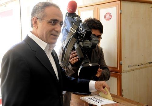 BBP Genel Başkanı Yalçın Topçu, halk oylamasıyla ilgili olarak, ''İnşallah oylama neticesi, milletimizin faydasına olur'' dedi.