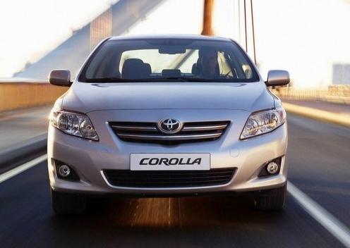 <p><strong><span style="color: #0000ff;">TOYOTA</span></strong></p>
<p>MÜŞTERİLERİNE en uygun koşulları sunarak herkesi Toyota sahibi yapmayı hedefleyen Toyota Finans, Mayıs ayında da yeni fırsatlar sunuyor. Toyota Finans, Mayıs ayı boyunca en uygun kredi faiz oranı ve 60 aya uzanan vade seçeneklerinin yanısıra 4 ay taksit erteleme olanağı ile fark yaratmaya devam ediyor. Toyota Finans ile bütün işlemler tek bir noktadan ve 30 dakika gibi kısa bir sürede tamamlanıyor ve ayrıca vadeli takas opsiyonu ile yeni bir Toyota almak isteyenlere de eski otomobillerini ellerinden çıkarmaları için 3 aylık ek süre tanınıyor. Toyota RAV4, 4 bin TL’ye varan indirimle 74 bin 900 TL’den başlayan fiyatlarla satılırken, Avensis ise 3 bin TL’ye varan indirim ile sunuluyor. Avensis'e 9 bin TL peşin 950 TL’den başlayan taksitlerle sahip olmak mümkün.</p>