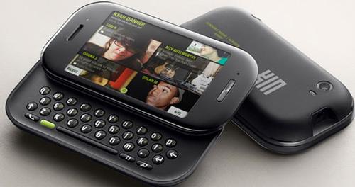 Microsoft Kin phone: Küçük bir ekranda kötü bir arama deneyimi sunan akıllı telefonda uygulama bulunmuyor. Sürekli "online" olan ve sosyal paylaşım sitelerine bağlı kalan genç kullanıcıları hedefleyen Kin'in satışı piyasaya çıktıktan 4 gün sonra durduruldu.