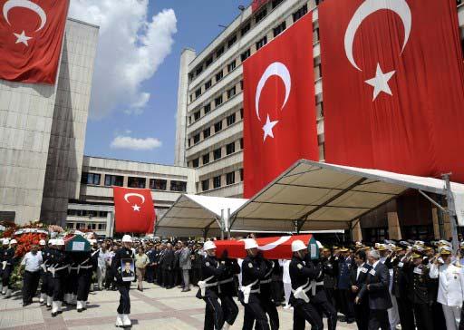 ABD Başkonsolosluğuna düzenlenen saldırıda şehit olan 3 polis memuru İstanbul Emniyet Müdürlüğü'nden törenle uğurlandı.