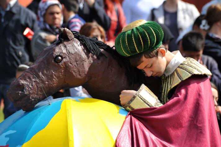 Edirne'de 23 Nisan Ulusal Egemenlik ve Çocuk Bayramı çeşitli etkinliklerle kutlandı.