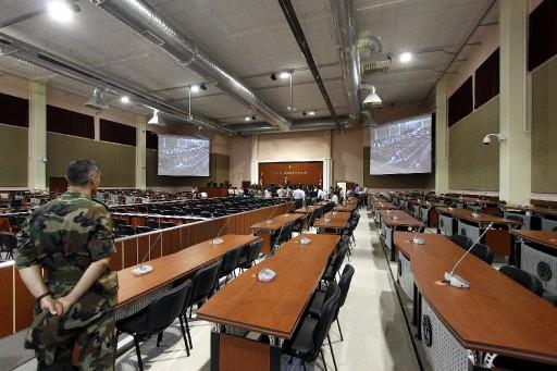 İstanbul Cumhuriyet Başsavcı Vekili Turan Çolakkadı, Silivri Ceza İnfaz Kurumları Yerleşkesinin yanında ''Ergenekon'' davasının görülmesi için inşa edilen duruşma salonunu tanıtttı.