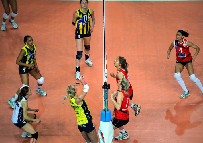 Dörtlü finale 10′da 10 galibiyetle gelen Türk ekibi, dörtlü finalde Fenerbahçe Acıbadem ve Rabita Bakü galibiyetleri ile 12′de 12 yapıp namağlup olarak şampiyon oldu.