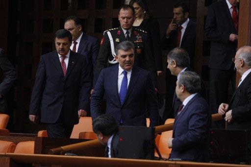Resmi bir ziyaret için Türkiye'de bulunan ABD Başkanı Obama, TBMM Genel Kurulunda milletvekillerine hitap etti. Obama TBMM'de konuşan 29. devlet başkanı oldu.