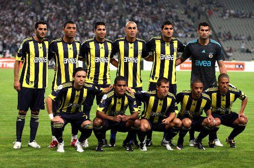 Futbol Federasyonu tarafından bu yıl 4. kez düzenlenen TFF Süper Kupa'yı, Beşiktaş'ı 2-0 yenen Fenerbahçe kazandı. Goller Alex'den geldi...