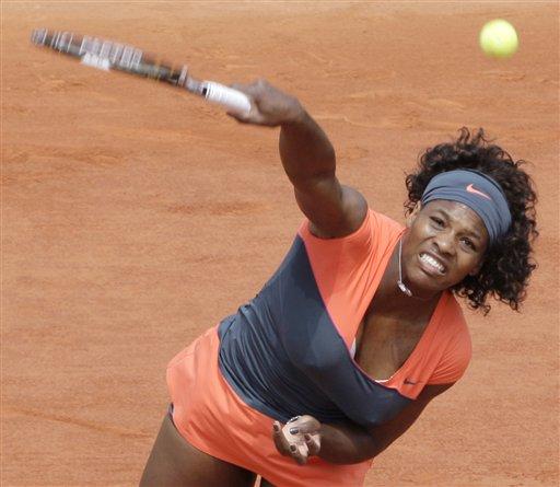 Tek bayanlarda 5 numaralı seribaşı ABD'li Serena Williams, 10 yıl sonra ilk kez 3. turda elenerek hayranlarını şaşırttı. Williams, Slovenyalı Katarina Srebotnik'e 6-4 ve 6-4'lük setlerle 2-0 boyun eğdi.