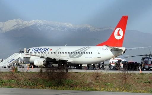 Muhsin Yazıcıoğlu ve arkadaşlarının geçirdiği kaza sonrası naaşları bulunanardan Pilot Pilot Kaya İstektepe'nin cenazesi İstanbul'a, muhsin Yazıcıoğlu ve diğer arkadaşları Ankara'ya gönderildi