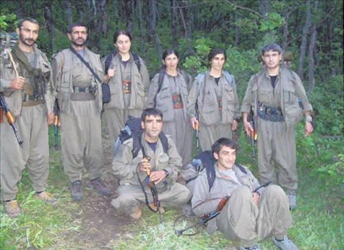 Terör örgütü PKK'nın Karadeniz grubunda yer alan bir teröristin teslim olmasıyla, bölgedeki eylem gruplarına ait fotoğraflar ortaya çıktı.
