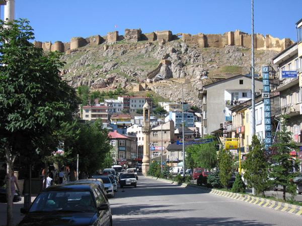 <p><strong><span style="color: #0000ff;">Bayburt :</span></strong> 76 Bin 724</p>