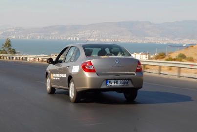 Renault, piyasaya çıkarmaya hazırlandığı yeni Symbol'ün yakıt testini Türkiye'de gerçekleştirdi.