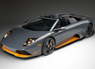 İtalyan spor otomobil üreticisi olan Lamborghini, sınırlı sayıda üretilen Murcielago LP 650-4 Roadster'in ilk fotoğraflarını yayımladı.