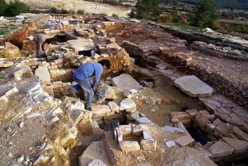 Muğla'nın Milas ilçesinde, Anadolu'nun ilk geometrik dönemine ait nekropol (mezarlık) bulundu.