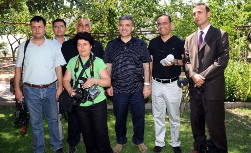 Cumhurbaşkanı Gül, babasının bağevinin kapılarını basın mensuplarına açtı