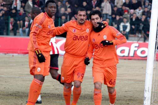 Sivasspor ile Galatasaray arasında oynanan Türkiye Kupası çeyrek final rövanş maçında tur atlayan takımı penaltı atışları belirledi.