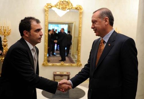 BASBAKAN ERDOGAN, BASBAKANLIK RESMI KONUTU'NDA BASIN YAYIN KURULUSLARININ SAHIPLERI VE GENEL YAYIN YONETMENLERIYLE BIR ARAYA GELDI