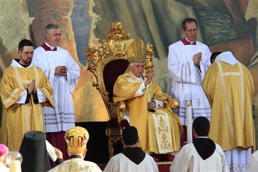 Katolik dünyasının ruhani lideri Papa 16. Benediktus'un Kudüs'ü ziyareti sürüyor. Tarihi gezinin ilk iki gününde neler oldu bir hatırlayalım ve ziyaretin atmosferini 125 fotoğrafla yansıtalım istedik.