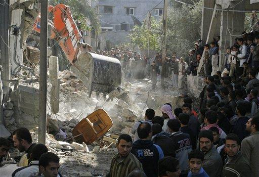 İsrail BM'nin okulunu vurdu: 40 ölü