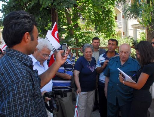 KKTC'de, ATAD Kararını Kınama Platformu, ATAD'ın Orams davasına ilişkin kararını kınamak amacıyla düzenlediği eylemde, İngiliz Yüksek Komiserliği ile AB ve BM yetkililerine muhtıra verdi.