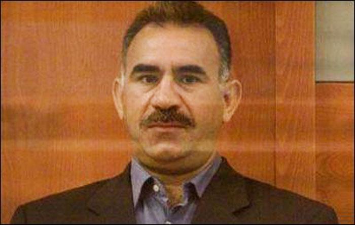 <p><br><strong>-ABDULLAH ÖCALAN-<p><br></strong>-


PKK terör örgütünün elebaşı Abdullah Öcalan, 16 Şubat 1999'da Kenya'da ele geçirildi ve bordo bereliler tarafından Türkiye'ye getirildi. Öcalan, Türk Ceza Kanunu'nun 125. maddesine göre ''vatana ihanet suçu gereğince ölüm cezası'' ile yargılandı. İmralı'da görülen duruşmalarda da Öcalan kurşun geçirmez cam kafes ardından duruşmalara katıldı. Ancak Öcalan'ın cezası AB uyum yasaları gereği ağırlaştırılmış müebbet hapse çevrildi ve halen İmralı'da hapis cezasını çekiyor.