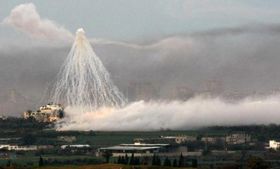 Gazzeye şimdi de karadan saldırı başlatan İsrail'in attığı bombalar şüphe uyandırdı. İsrail misket bombası mı kullanıyor?