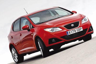 <b>Ayda 299 TLye Ibiza</b><br><br>
Seat, Ibiza kampanyasında 1500 TLye kadar indirim ve ayda 299 TL ödemeli kredi sunuyor. Bu seçenek, 15.7 bin TL ve 36 ay vadeli balon ödemeli krediler için geçerli. Ibizalarda 1.4 lt 85 HP, 1.2 lt TSI 105 HP (Manuel/DSG), 1.4 lt TSI 150 HP (DSG) benzinlinin yanı sıra 1.2 lt TDI (75 HP) ve 1.6 lt TDI (90 HP) dizeller yer alıyor.