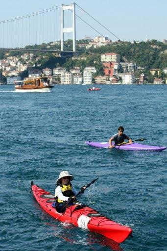 20. Asya'dan Avrupa'ya Uluslararası Yüzme, Kürek, Yelken ve Kano Yarışları, İstanbul Boğazı'nda yapıldı