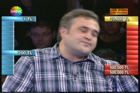 Sonunda beklenen oldu... Show TVde Acun Ilıcalının sunduğu Var mısın yok musun yarışmasında bir yarışmacı 128 milyarı reddedek kutuya gitti ve 500 milyarı kazandı.