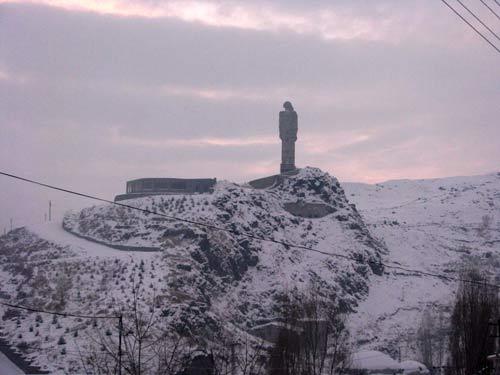 Romanlara, şiirlere, filmlere konu alan ve Orhan Pamuk ile Nobel'le taçlanan Kars'ın meşhur kar manzalarından bir demet. Fotoğraflar: Bünyamin Yılmaz - Yaşar İliksiz