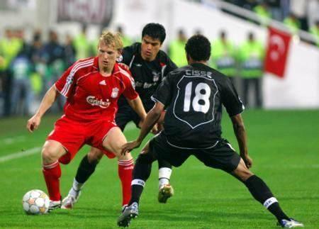 Beşiktaşlı taraftarların Liverpool maçında yaptığı tezahürat 132 desibele çıktı. 132 desibel, futbol tarihinin en yüksek ses seviyesiydi.