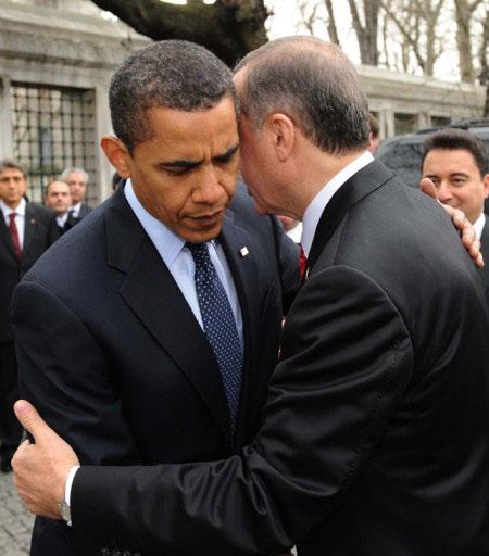 ABD Başkanı Barack Obama, Başbakan Recep Tayyip Erdoğan ile birlikte Ayasofya Müzesi'ni ve Sultan Ahmet Camii'ni gezdi.