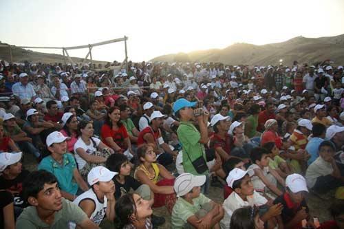 Bingöl - Karer Kültür Festivali bu sene ikinci kez gerçekleştirilecek. Bildik, tanıdık festivallerden oldukça farklı bir doğa ortamında yapılıyor bu festival...