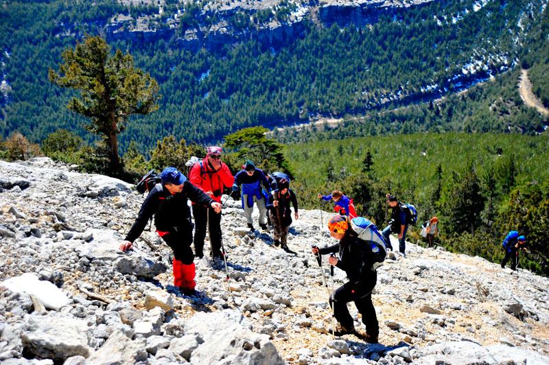 Doğa turizminde s&uuml;rd&uuml;r&uuml;lebilirliğin &ccedil;ok &ouml;nemli olduğunu anlatan Hali&ccedil;, ''Doğa turizminde yerel k&uuml;lt&uuml;re saygılı olacağız, doğaya saygılı olacağız. Aksi takdirde bu turizmden sağladığımız kazancı bir s&uuml;re sonra bulamayabiliriz'' dedi.