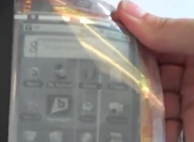 <strong>Bükülebilir ekranlar</strong><p>2012 yılının yarısında Samsung'un bükülebilir telefonlarla pazara gireceğini açıklaması, kullanıcılar arasında da heyecan yarattı. OLED teknolojisini kullanan bu cihazların ortaya çıkmasıyla artık dokunmatik bir ekran dışında rahatça katlanabilen ve her şekle girebilen bir telefon veya tablet bilgisayarla da karşılaşabileceğiz.</p>