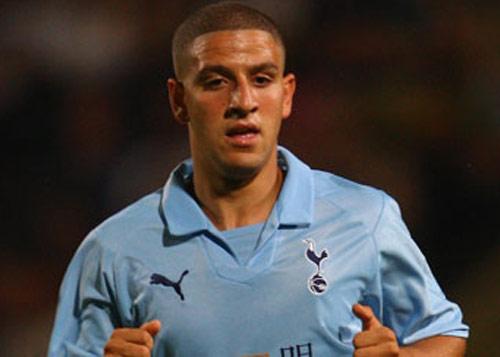 ADEL TAARABT; 21 yaşında, Queens Park Rangers, Orta saha, sol ayaklı sihirbaz, uzaktan gördüğü an şut çeken ve gol atan geleceği parlak Fas Milli takımının değişmez oyuncusu.