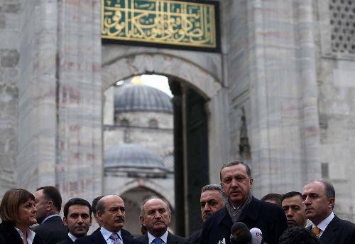Erdoğan, bayram namazını Sultanahmet Camisi'nde kıldı.
