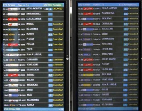 Tayland'ın başkenti Bangkok'ta havaalanını göstericiler işgal etti