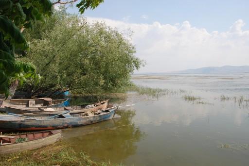 BEMBEYAZ TRAVERTENLERIYLE DUNYADA BENZERSIZ BIR MASAL DUNYASI YARATAN DENIZLI, YALNIZ PAMUKKALE'SIYLE DEGIL, KIRMIZI TRAVERTENLERI, YER ALTI MAGARALARI VE ANTIK DUNYAYA HUKMETMIS TARIHI KENTLERIYLE TURIZMDE KESFEDILMEYI BEKLIYOR