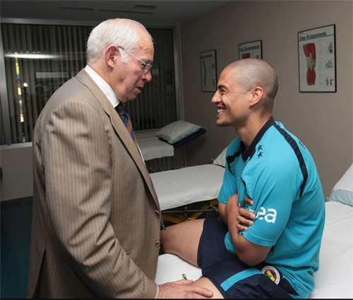 Samandıra'da bugün Luis Aragones heyecanı vardı. İspanyol teknik adam ilk kez Samandıra'da tesisleri gezdi futbolcuar ve personelle tanıştı.
