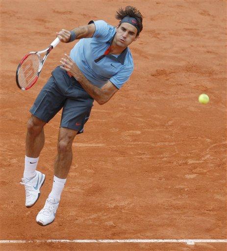 Roland Garros'u hiç kazanamamış 13 Grand Slam şampiyonu Roger Federer, hayatının en büyük hayalini gerçekleştirip daha önce 3 kez finalde Nadal'a yenildiği Fransa Açık'ta şampiyon oldu...