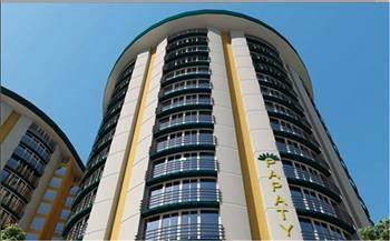 PAPATYA RESIDENCE 2
Düzlem Yapının İstanbul Beylikdüzünde 2 blokta 590 daireden oluşan Papatya Residence 2 projesinde, 54 ile 202 metrekare arasında değişen stüdyo, 1+1, 2+1 ve 3+1 daire seçenekleri sunuluyor. Daire fiyatları 47 bin ile 184 bin lira arasında değişiyor. E-5 otoyoluna 200 metre mesafede inşa edilen projede yürüyüş parkurları, dinlenme alanları, fitness salonu ve iki katlı otopark bulunuyor. Resepsiyon hizmeti, valet parking, uyandırma servisi, alışveriş yardımcısı gibi rezidans hizmetleri de verilecek.
Web: www.papatyaresidence.com
Tel: 0212 854 28 81