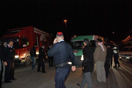 Ürdün polisi, Filistin'e Özgürlük Konvoyunu başkent Amman'ın içerisine almak istemeyince kriz çıktı. Ürdün polisinin bu uygulamasına tepki gösteren konvoy ekibi, araçların kontakları kapatması ile biranda şehrin trafiği kilitlendi.