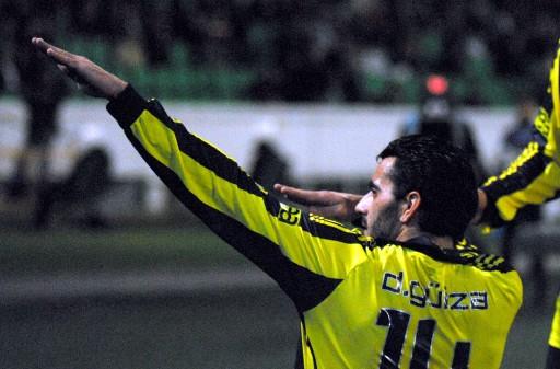 Sivasspor, Ankaraspor ve Beşiktaş'ın ardından Türkiye Kupası'nda son yarı finalist Bursaspor'u yenen Fenerbahçe oldu
