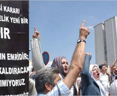 <b>Radikaller:</b> El Kaideye destek veren Selefi-cihadı gruplar ile İBDA-C seçimi boykot ediyor. Hizbullahçıların büyük bir kısmı da referandumu boykot edebilir.